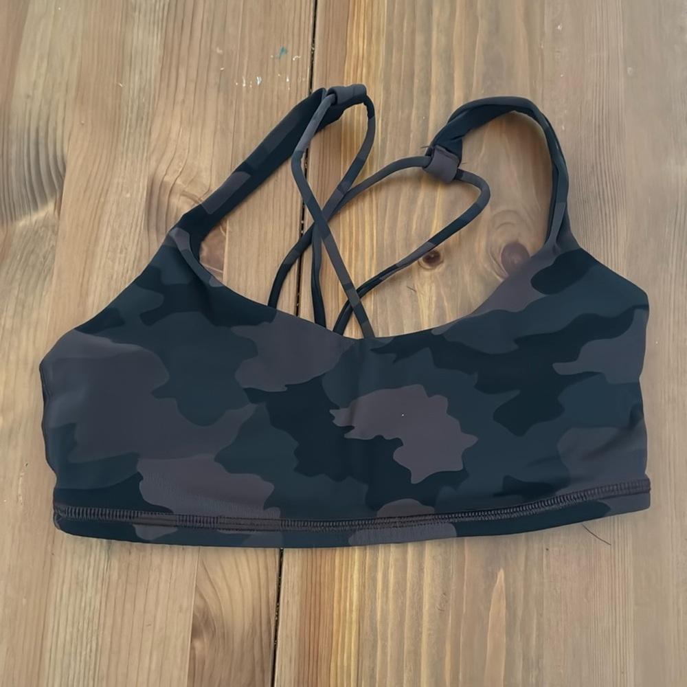 Lululemon sports bra